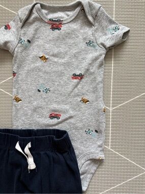 Carter's|Baby boy matching set,Gray Bodysuit with Tiny Car Prints & joggers•12M